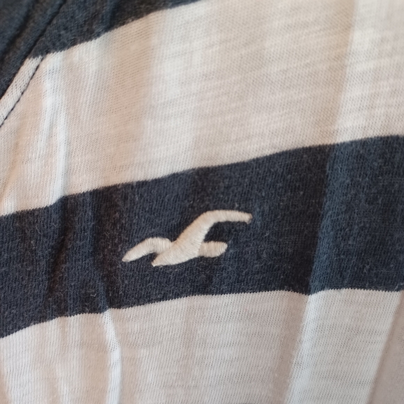 Hollister - Picture 3 of 4
